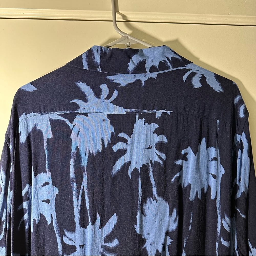 H&M Palm Tree button up - Picture 2 of 5
